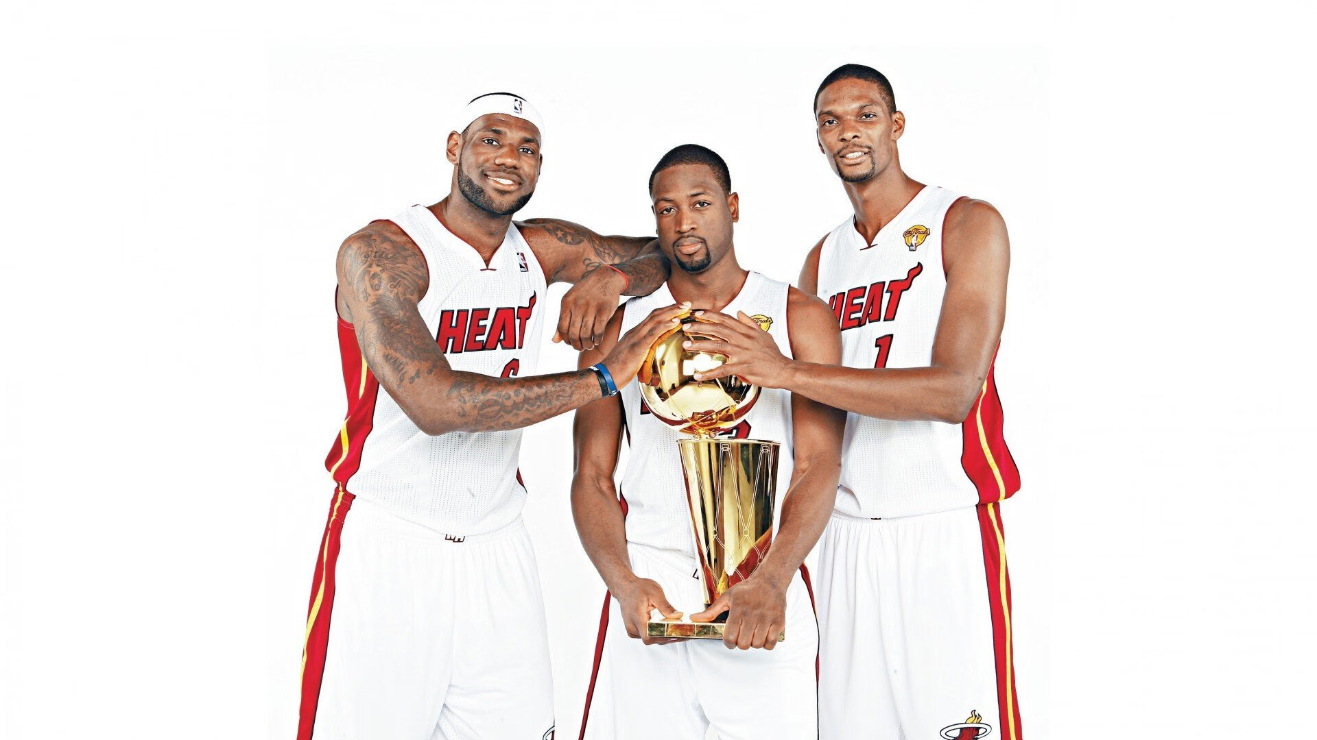 华体会官网新闻-英超裁判采用语境预设标准提升临场语言一致性，2021赛季英超裁判